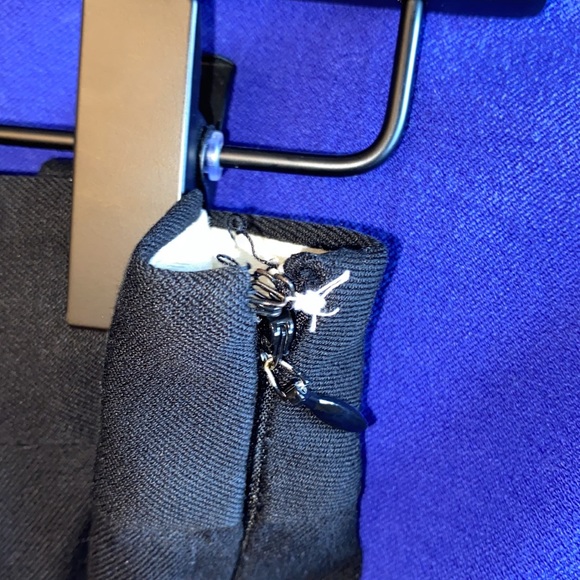 City Fit black stretchy pants with side zipper - Picture 3 of 3